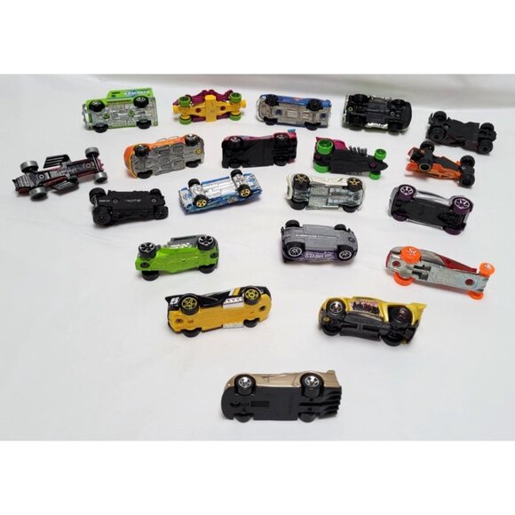 Lot of 20 Die-Cast Plastic Cars Unique Models Assorted Colors Styles Hot Wheels - Picture 6 of 6